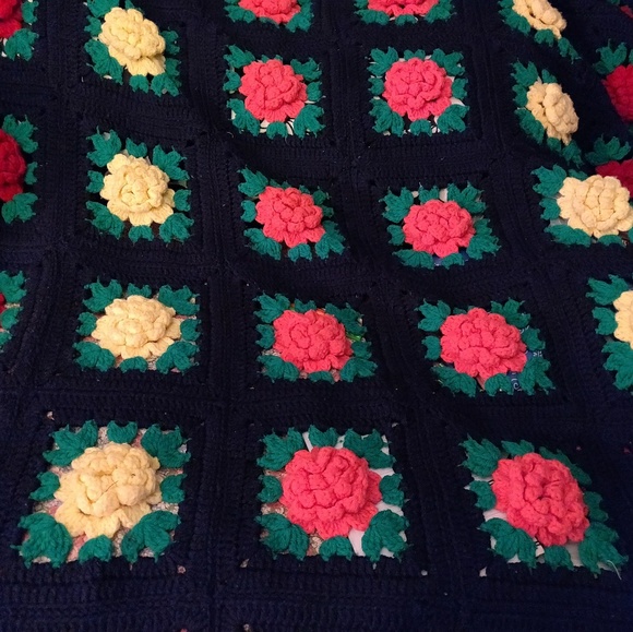 💙Vintage Blue Quilt with 3D Roses💙 - Picture 2 of 2